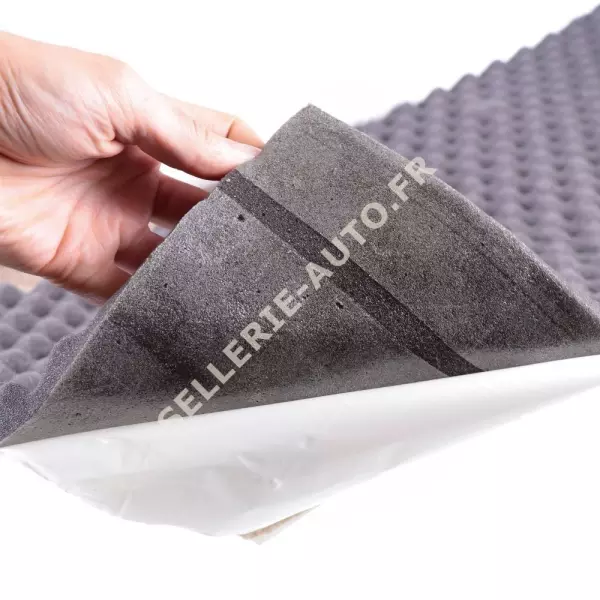 Mousse alvéolaire acoustique adhésive