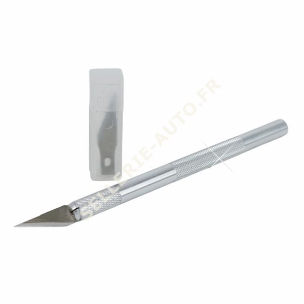 scalpel de précision pour le travail de découpe en sellerie