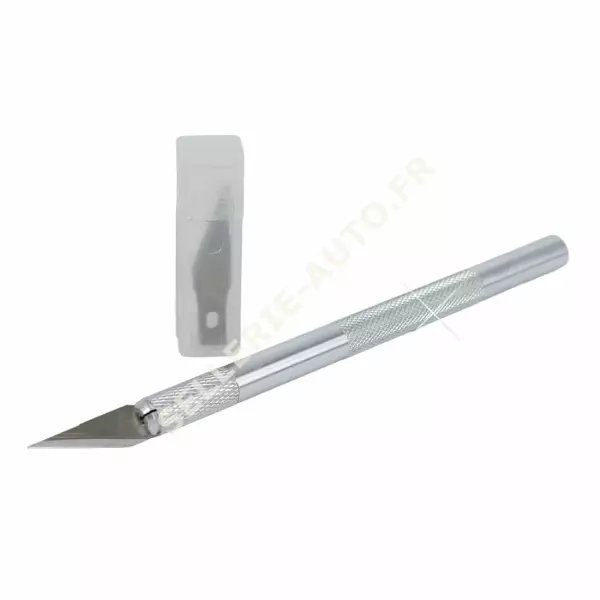 scalpel de précision pour le travail de découpe en sellerie